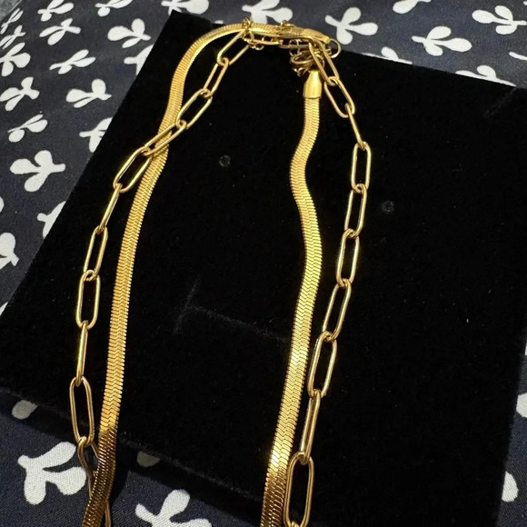 Double layered stunning necklacd - Picture 4 of 4